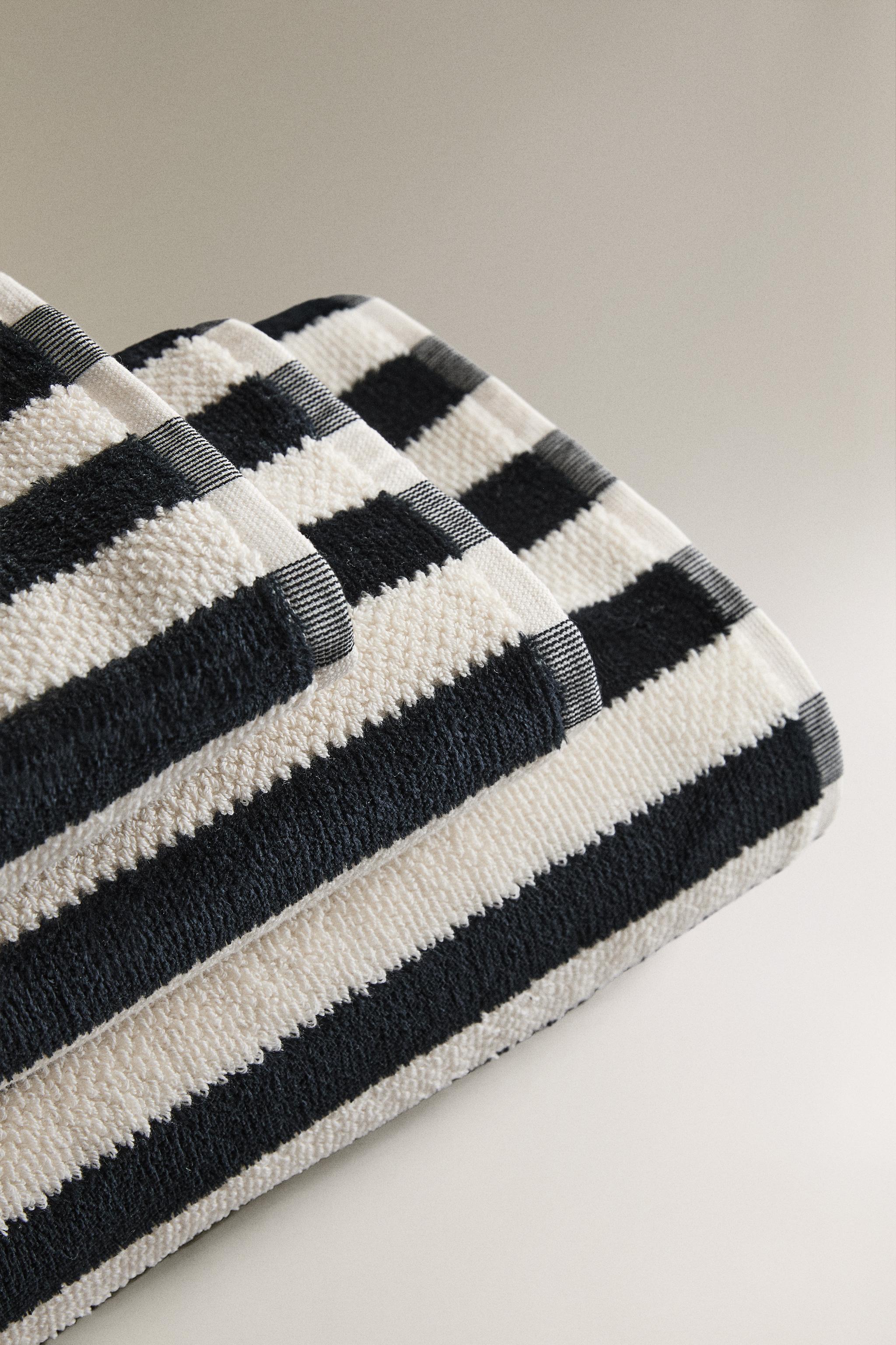 VELOUR TEXTURED BATH TOWEL